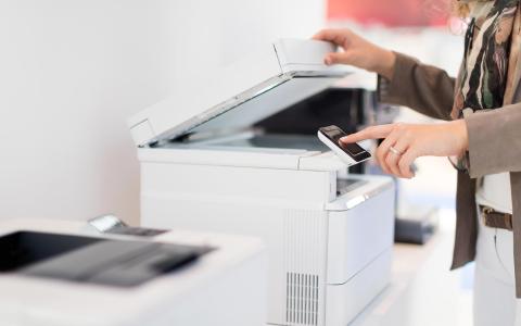 Risparmia con la gestione intelligente della stampa